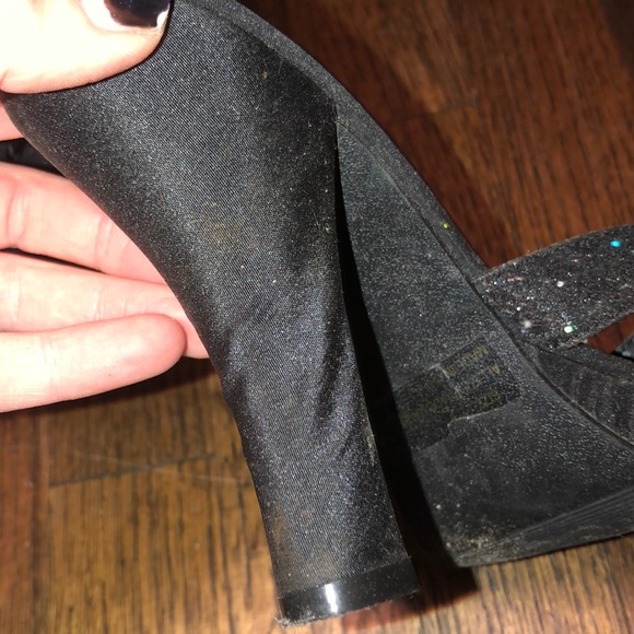 Black sparkly 👠 - Picture 5 of 6